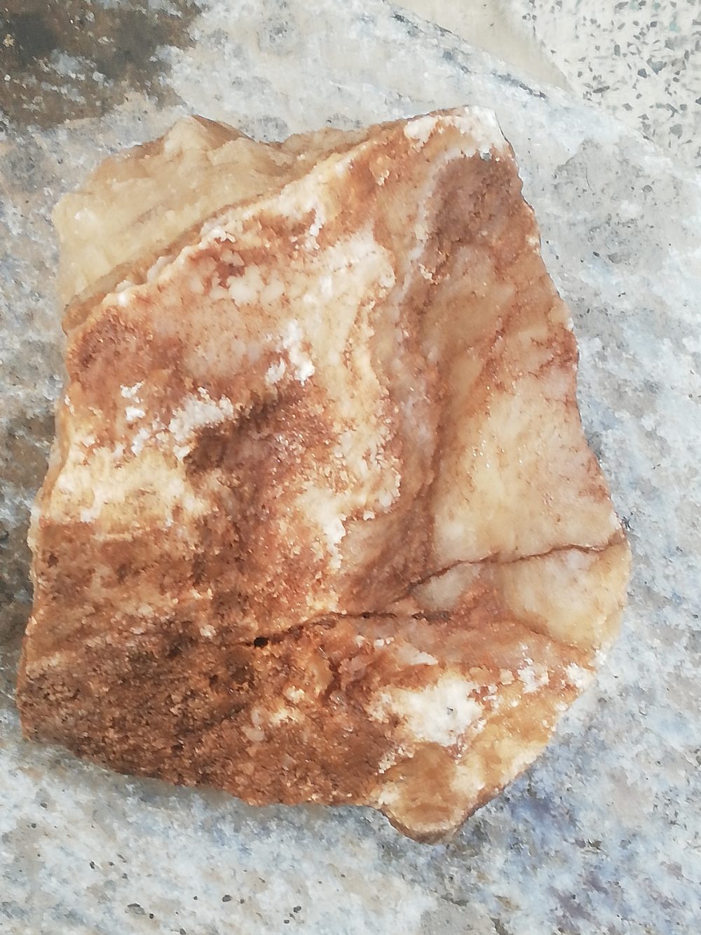 سنگ نیمه قیمتی و طلا