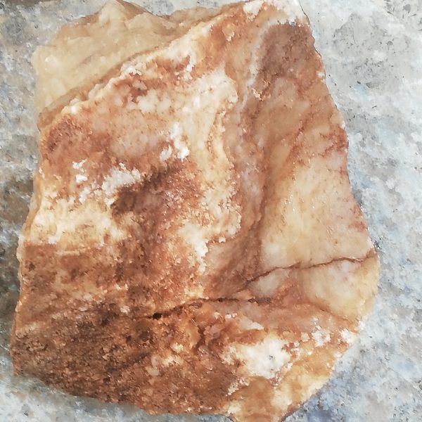سنگ نیمه قیمتی و طلا